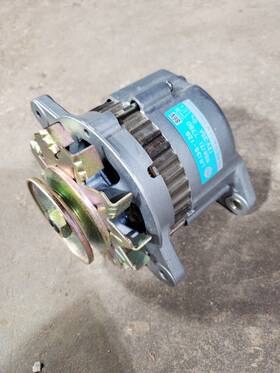 Lr135-128 Gehl 089305 Isuzu Alternator Hitachi 86v 894171 7780 12v-35a