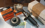 0982835 Evinrude Johnson Pinion Gear & Shaft 20/21 Set Omc Nos Sterndrive. Fixed Price $399.99.